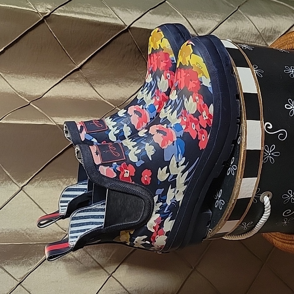 VGUC- Joules ‘Wellington Short Floral’ Rain Boots - Picture 2 of 10